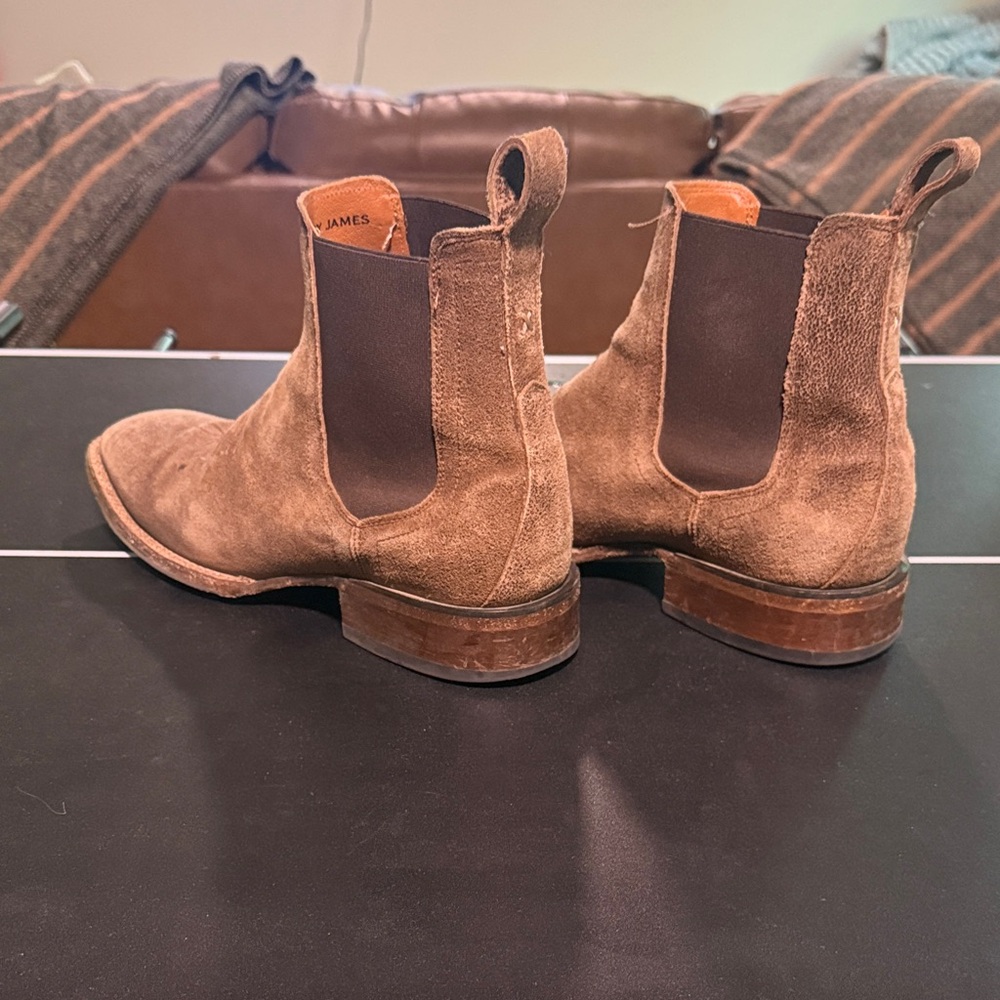 Elegant Brown Suede Chelsea Boots